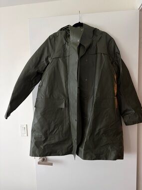 Lululemon Olive Green Hooded Rain Coat